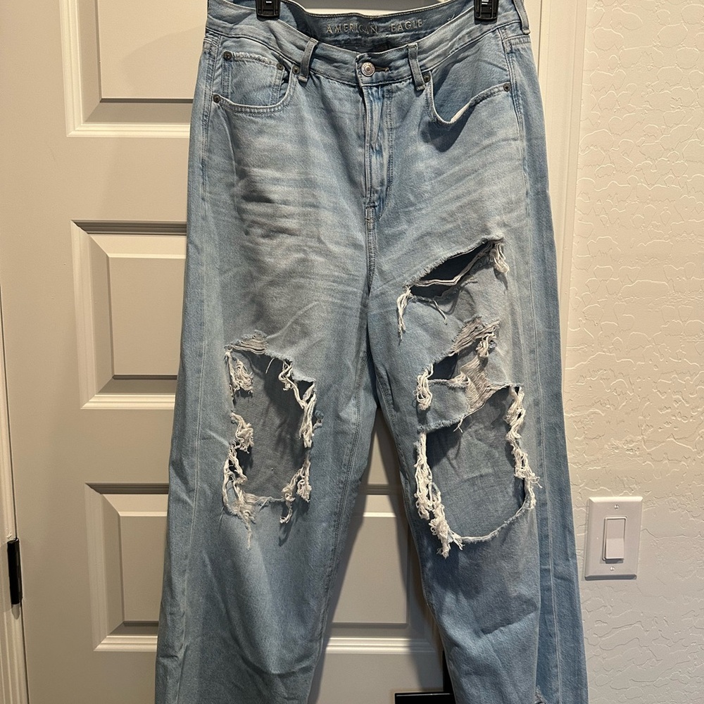 American Eagle Outfitters Skater Jeans Distressed
